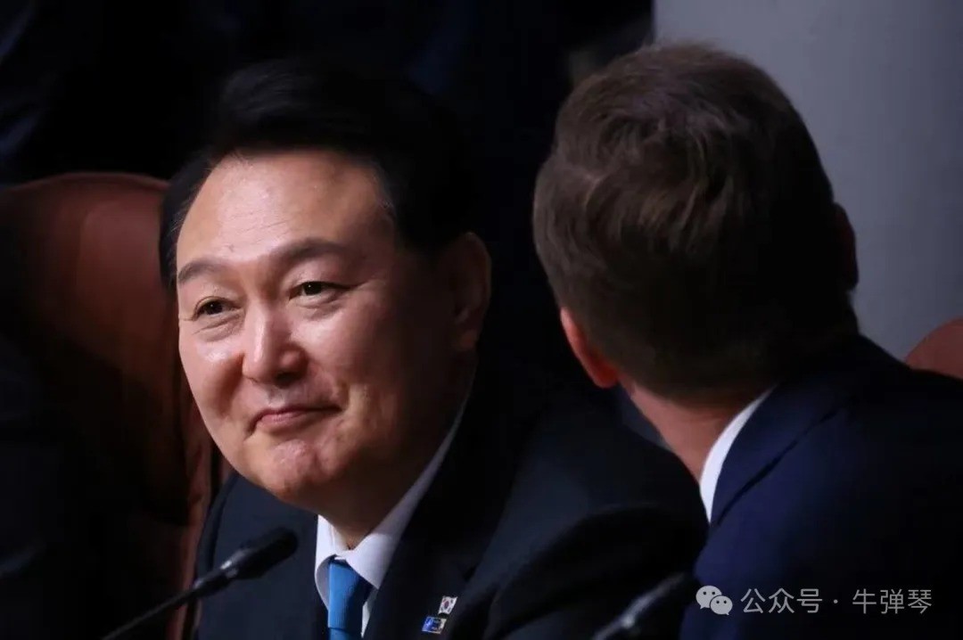 他活成了世界的一個(gè)大笑話